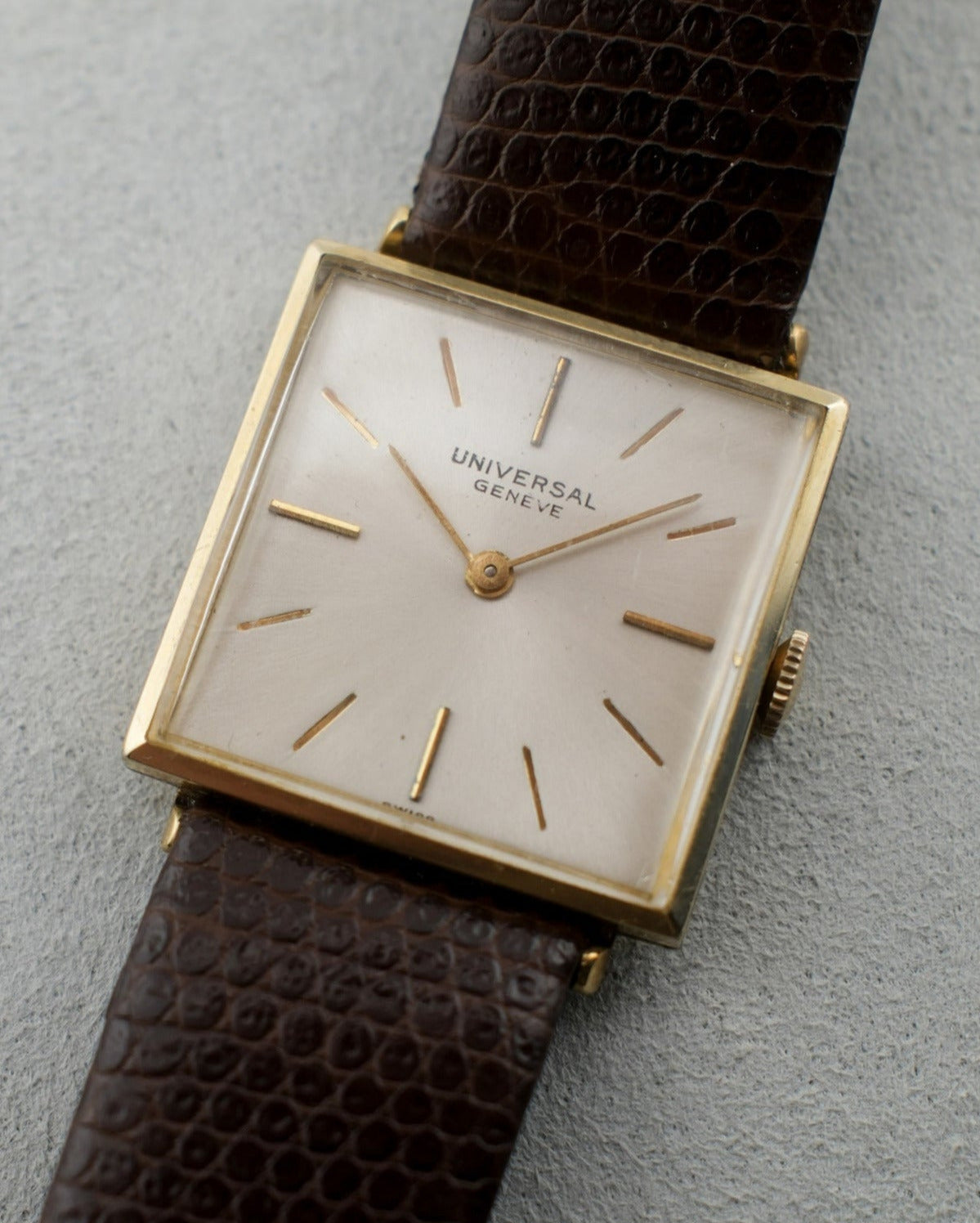 Universal Genève | Cal. 820