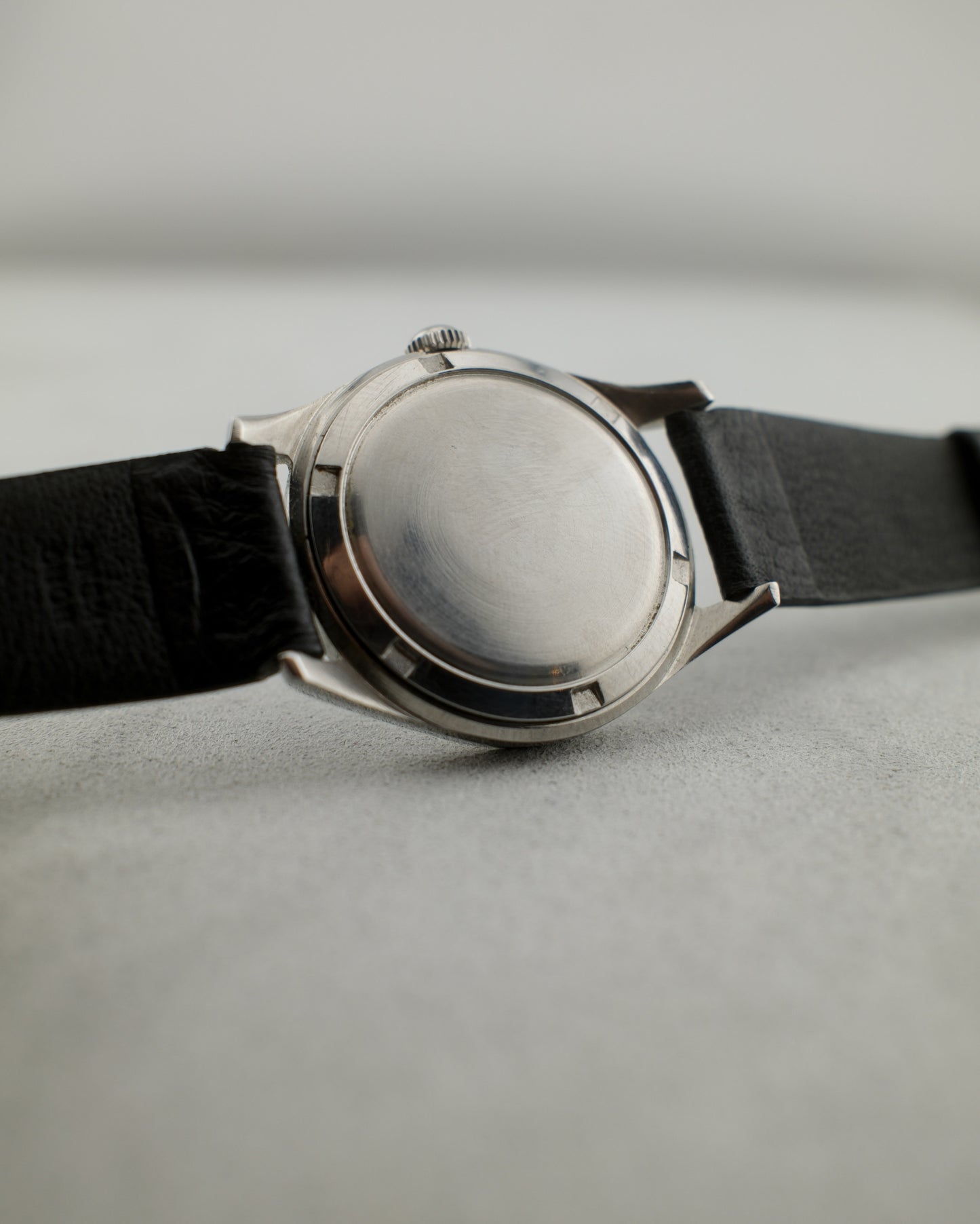 Omega | 2667-1