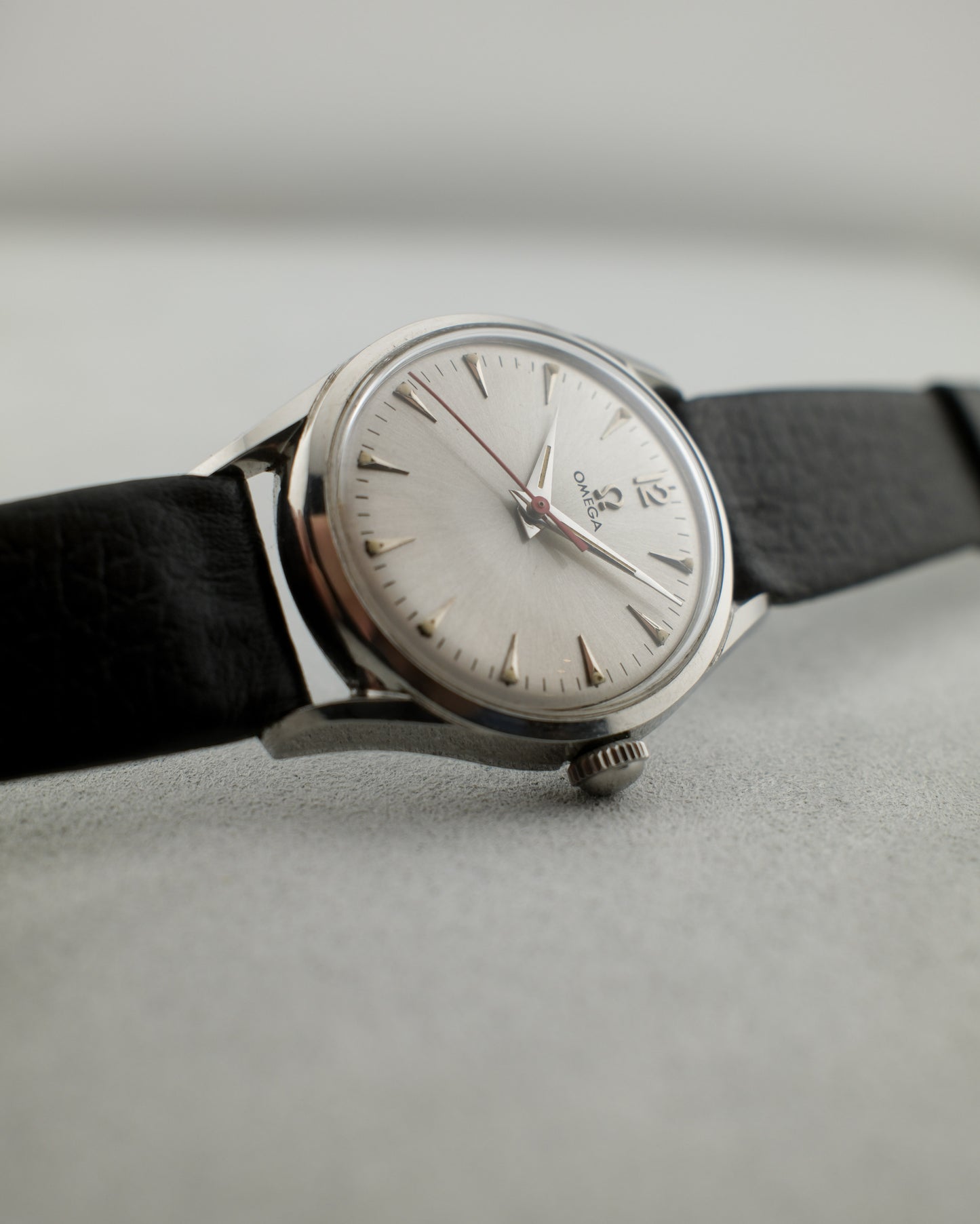 Omega | 2667-1