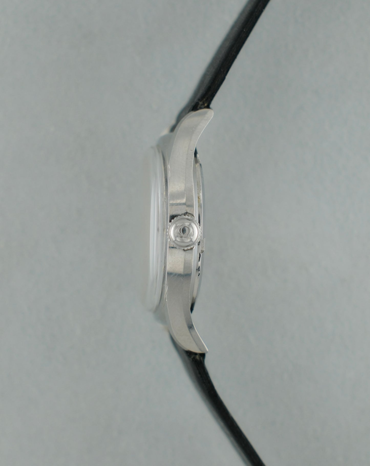 Omega | 2667-1