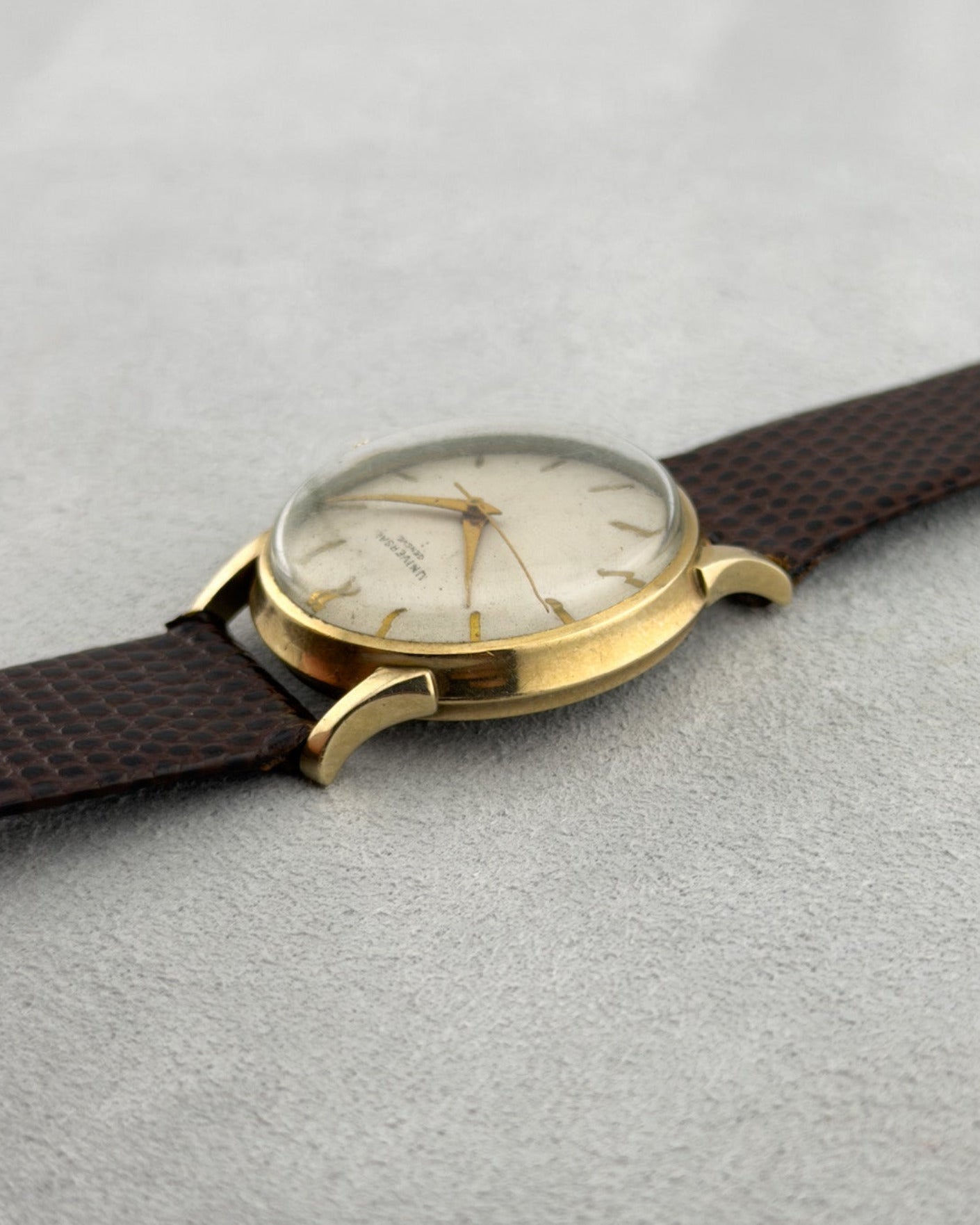 Universal Genève | Cal. 232 Dress Watch